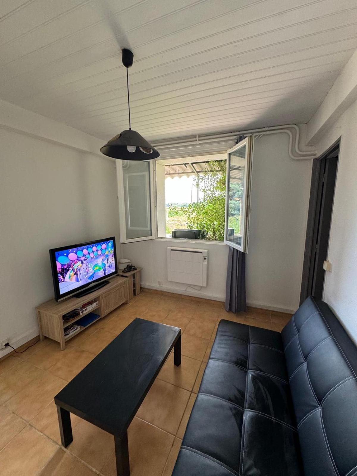 Apartment St Montan